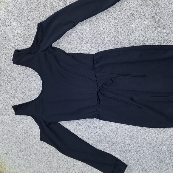 Lounge Cold Shoulder Jumpsuit in black - Picture 2 of 5